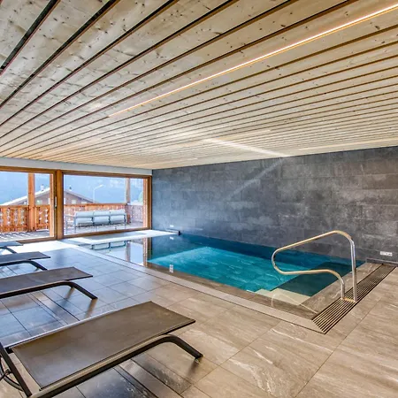High-end With And Indoor Pool *