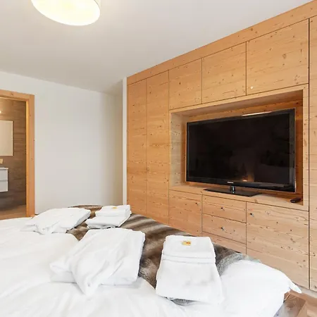 High-end With And Indoor Pool Lejlighed *